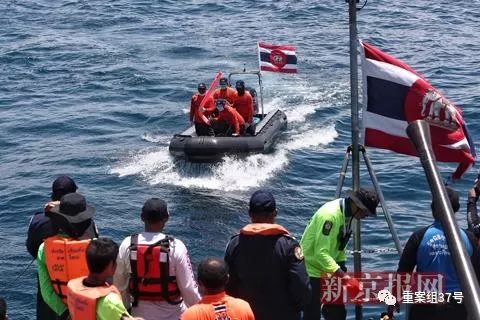 男子和尸体在海上漂流67天